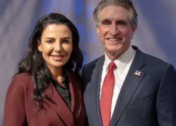 Balluku takon në Athinë Sekretarët Amerikanë për Energjinë dhe Shëndetësinë.