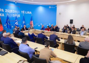 Bardhi zbulon mesazhet e telefonit nga dosja e Prokurorisë për tunelin e Llogorasë.