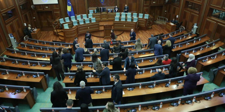 Basha deklaron se seanca do të vazhdojë nëse ka ndryshime në qëndrim nga deputetët.