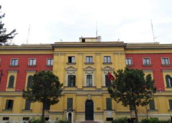 “Bashkëbisedimi Online po shoqërohet nga vështirësi”, thotë Ministria e Financave për Top Channel: Procedura e hartimit vazhdon.