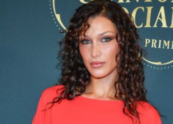 Bella Hadid flet sinqerisht mbi përballjen me sëmundjen e saj kronike