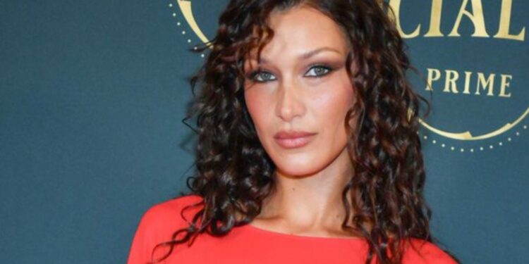 Bella Hadid flet sinqerisht mbi përballjen me sëmundjen e saj kronike