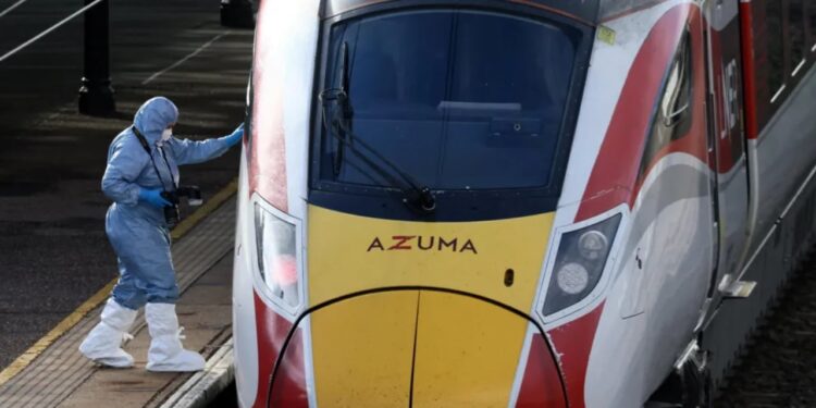 Bilanci i viktimave do të ishte më i lartë, një punonjës ndërhyri për të neutralizuar autorin/ Policia: Ai doli i plagosur, heroi i situatës.