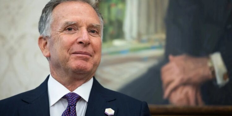 Bloomberg publikon bisedën mes dërguarit të SHBA-së dhe këshilltarit të Putin, si Witkoff i udhëzoi rusët të "shisnin" planin 28-pikësh Trumpit.