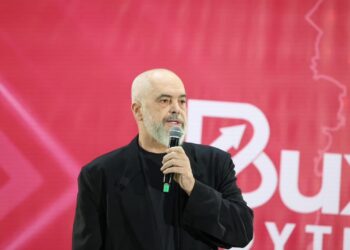 Bonusët për të moshuarit dhe propozimi për paqen fiskale: Rama sqarim mbi 1.7 miliardë euro për pensionet.