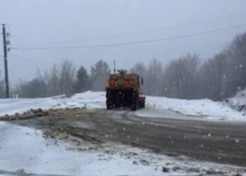 Bora e Parë Shënon Ndryshimin e Sezonit në Korçë, Dardha dhe Vithkuqi përballen me Temperatura të Ulëta