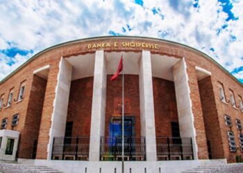 Buxheti 2026 në Kuvend: Banka e Shqipërisë kërkon rishikim të skemave të pensioneve dhe përdorimin e kujdesshëm të ‘paqes fiskale’