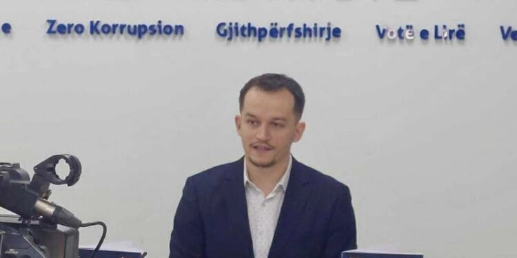 Cakolli: Seanca e Kuvendit Komunal të Prishtinës ishte e paligjshme