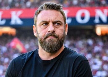 De Rossi fillon karrierën si trajner në vendin ku e la, zyrtarisht në stolin e Genoas