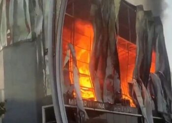 Depo parfumesh në Turqi shpërthen në flakë, 6 të vdekur dhe 2 të plagosur