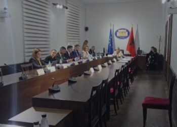 Deputetët e PD-së mungojnë në komisionet e Ekonomisë dhe të Drejtave të Njeriut, protestojnë me bojkot.