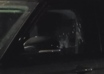 Detaje mbi vrasjen në Elbasan: Biznesmeni u qëllua me tre plumba sapo doli nga zyra dhe u fut në automjet.