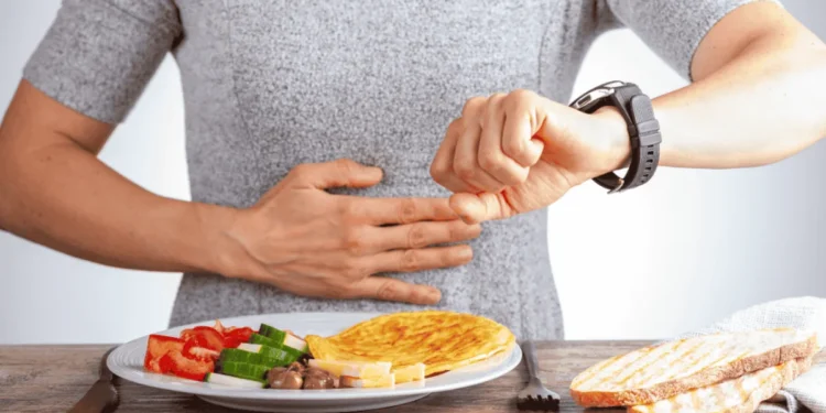 Dieta e njohur për humbje peshe po shqyrtohet me seriozitet nga studimet më të fundit!