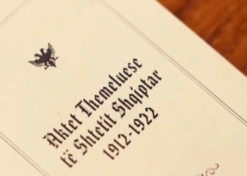 Ditën e Pavarësisë, kryetari i Kuvendit shpërndan mesazhin për shqiptarët: Trashëgimia e themeluesve, udhëzues për të ardhmen.