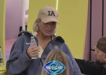 Doli me komunikim nga jasht, shpërthen në lot për shkak të lajmit misterioz!