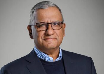 Dorëheqjet në BBC vazhdojnë, pas ikjes së drejtuesve, një anëtar i bordit jep dorëheqjen nga pozita e tij.