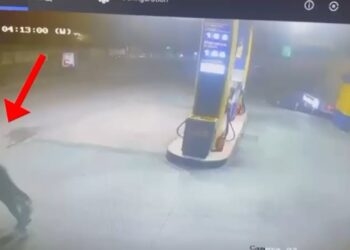 Drejtuesi i një automjeti përplas dy makina të parkuara gjatë tentativës për t'u larguar, arrestohet në Tiranë.