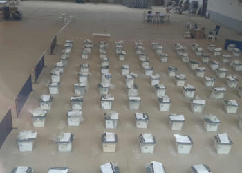 Dyshimet për manipulime zgjedhor në Mitrovicë: PDK-ja kërkon rikthim në votim, kompania thekson se ka pasur gabime teknike.