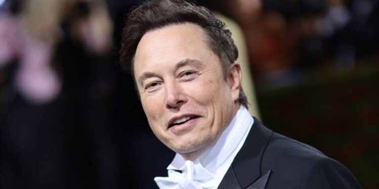 Elon Musk behet personi i parë në histori me një pasuri prej...