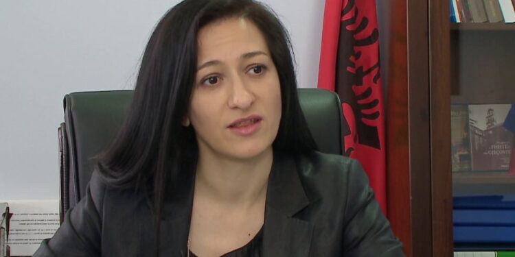 Emërim pa garë në krye të arsimit: Arta Dollani u bë e para e sektorit të arsimit parauniversitar pa ndonjë konkurrencë.