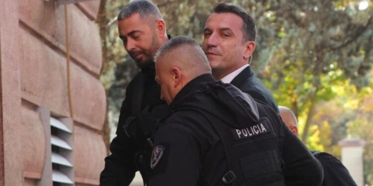 Erion Veliaj kthehet si kryetar bashkie: Gjykata Kushtetuese shpall të paligjshëm shkarkimin nga qeveria!