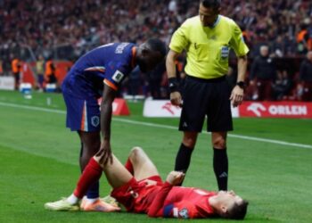 FIFA dhe IFAB pro më shumë kontrolle: Futbollistët "mashtrues" do të penalizohen me dy minuta mungesë në rast se mjekët intervenojnë në ndeshje.