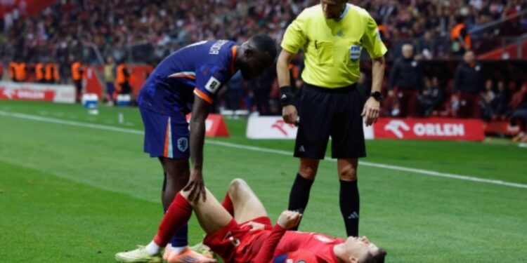 FIFA dhe IFAB pro më shumë kontrolle: Futbollistët "mashtrues" do të penalizohen me dy minuta mungesë në rast se mjekët intervenojnë në ndeshje.