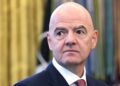 FIFA përjashton 10 vende për shkak të ‘ndërhyrjeve politike’ në futboll.