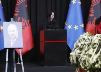 “Faleminderit për mundësinë që të dua” / Xhoana Nano rrëfen me emocione historinë e dashurisë me Fatos Nanon