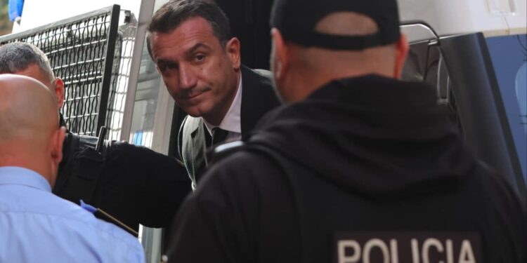 Fati i zgjedhjeve në Tiranë: Çfarë do të ndodhë nëse Gjykata Kushtetuese pranon ose rrëzon "Veliajn", skenarët pas shpalljes së vendimit