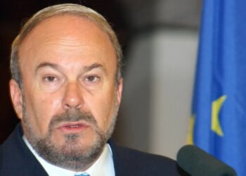 Fatos Nano: Ndikimi i tij në politikë, qoftë në qeveri apo pas hekurave - Artikulli i ‘The Guardian’ mbi transferimin e qetë të pushtetit