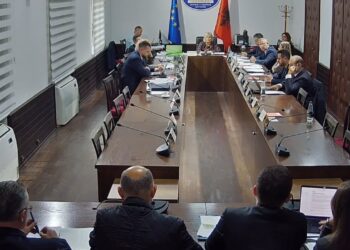 Fermerët pajisen me automjete me faturë: Debat mes Barçes dhe Ministrit të Bujqësisë në 'Ekonomia' - vetëm një copë letër e nevojshme...