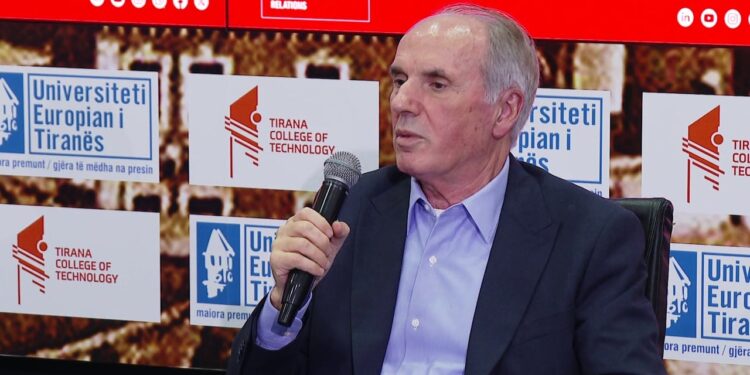 "Fillimet" e Preç Zogajt: Publicisti rikujton Dhjetorin e 1990-ës dhe nxjerr në pah se pluralizmi nuk erdhi plotësisht i shëndoshë.