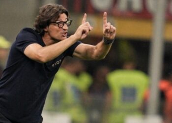 Fiorentina emëron trajner të ri, Paolo Vanoli merr timonin e ekipit.