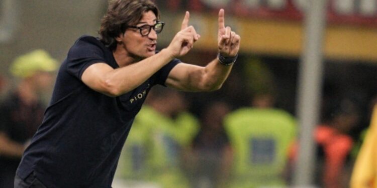 Fiorentina emëron trajner të ri, Paolo Vanoli merr timonin e ekipit.