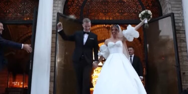 Grekët "kursejnë" orizin: në dasma do të përdoret oriz i dëmtuar.