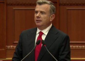 Grupi Parlamentar i PD-së kërkon që Balla të përjashtohet nga Kuvendi për përdorim të gjuhës ofenduese dhe kërcënuese