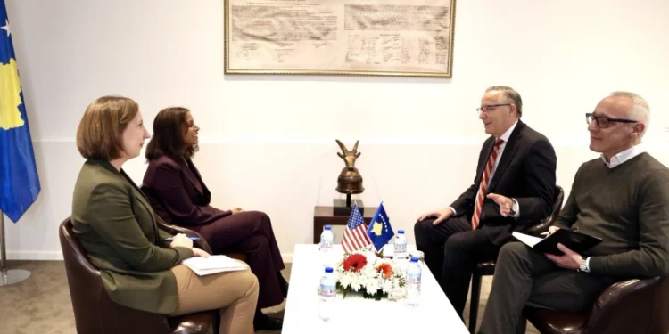 Hamza takohet me Prattipatin: Sfidat e PDK-së janë Kushtetuta dhe ligjet e vendit