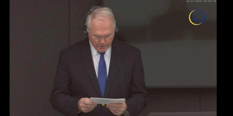 Hill: Kur Gelbard e konsideroi UÇK-në si grup terrorist, ai praktikisht i dha dritën e gjelbër ngjarjes ndaj familjes Jashari.