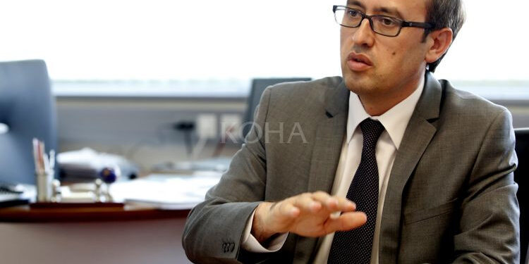 Hoti e vlerëson si tragji-kome deklaratën e Osmanit për “shkatërrimin e 900 grupeve kriminale”