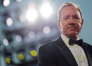 “Humor me Shtresa”/ Aktori i njohur Kevin Spacey flet për vështirësitë ekonomike që ka përjetuar pas akuzave për ngacmim seksual: “Nuk kam një shtëpi, po jetoj në…”