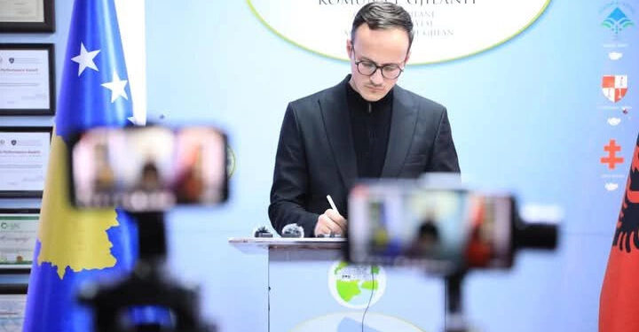 Hyseni angazhohet për ndërtimin e një qendre për mbështetje të grave që kanë qenë viktima të dhunës në familje.