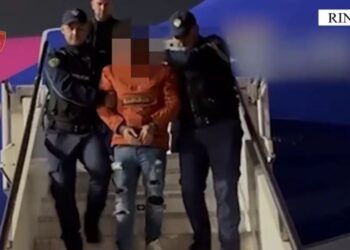 Ishte anëtar i grupeve kriminale që trafikojnë drogë nga Shqipëria në Europë, 39-vjeçari shqiptar ekstradohet nga Italia.