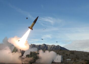 Joe Biden heq kufizimet për përdorimin e tyre, Ukraina sulmon objektivat ushtarake ruse me raketat ATACMS.