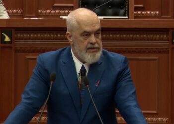 Ju shoh në mur, opozitarëve që më kthenit shpinën: Të lutem, vetëm shëndet!