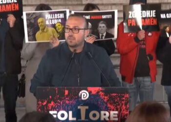 "Kam mësuar të flas përpara hajdutëve në Kuvend"/ Korreshi në protestë: Rama, ik nga ai tunel i korrupsionit që të ka futur.