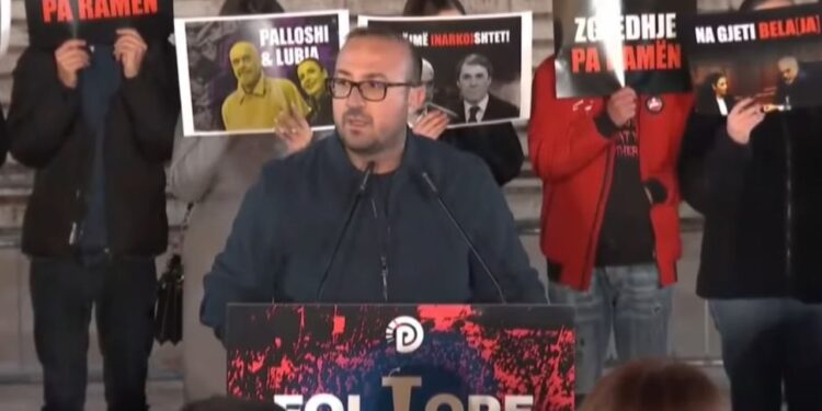 "Kam mësuar të flas përpara hajdutëve në Kuvend"/ Korreshi në protestë: Rama, ik nga ai tunel i korrupsionit që të ka futur.