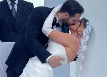 Këngëtarja shqiptare po pritet me gëzim!