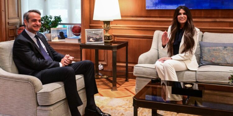 Kimberly Guilfoyle jep dorëheqjen nga posti i ambasadores së SHBA në Greqi