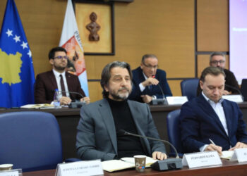 Kolapsi financiar në Prishtinë: Cila është ndihma pas krijimit të Kuvendit Komunal?